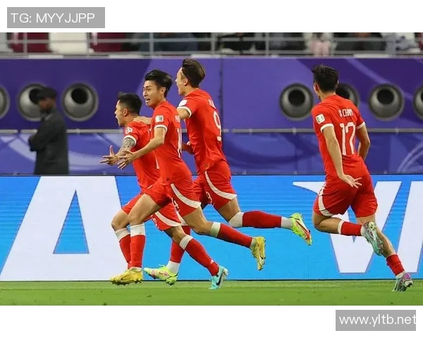 人和中国队足球比赛直播精彩瞬间回顾与赛后分析分享